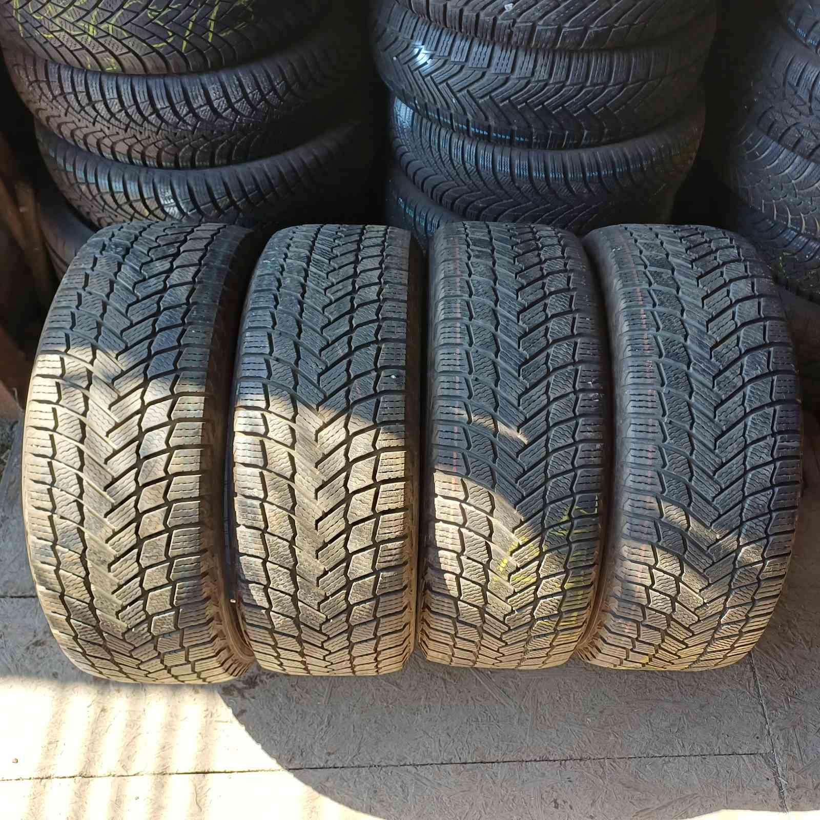 Michelin X-ICE snow 215/55R18